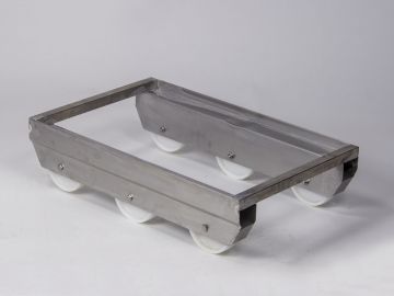 Kantelonderstel op 6 wielen 655x410x170 mm RVS met tussendragers