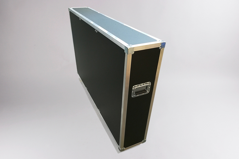 Flightcase_beeldscherm_handgrepen